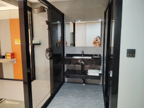 Home Inn Deluxe (Menghai County Government Store)