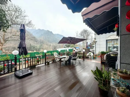 Pengzhou YaJu Pavilion Hotel Отели рядом с достопримечательностью «Shushui Hexiang»