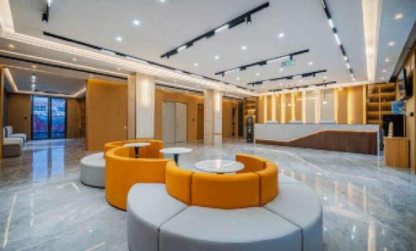 3. 지펑 청스 호텔..