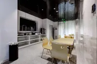 Zhongxian Manchester City Smart Hotel