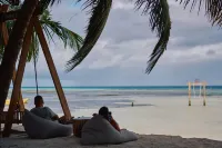 Stone Hotel Dhiffushi - Beach