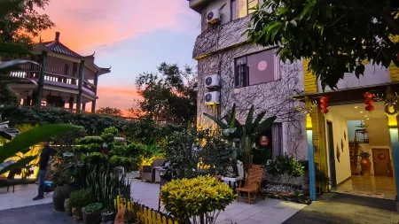 Hetian Xiangye Hostel Отели рядом с достопримечательностью «Cuihengcun»