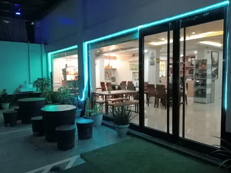 Qi Xiang Business Inn Отели в г. Набунчеран