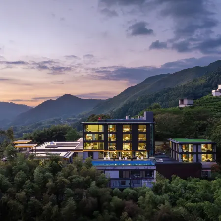 Cloud End Tingyue Vacation Villa
