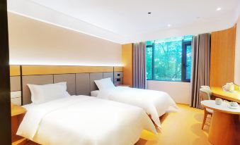 Elong Yam Hotel (Qujiang Nanhua Temple)