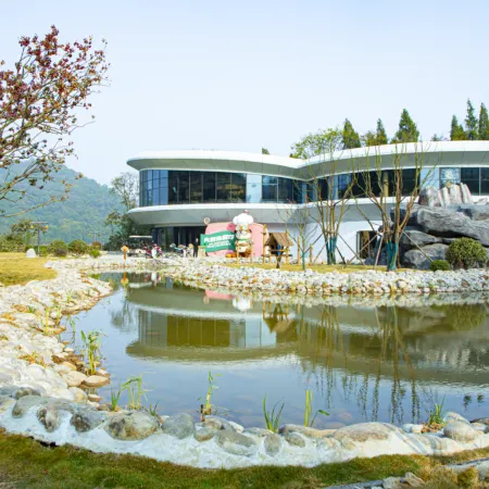 Three Gorges giraffe Park's Hotel