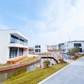 Waterfront Homestay (Shop in the Shuanglin Grass Linen Cultural Tourism Scenic Area, Fenyi)