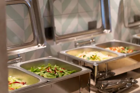 Vienna Hotel (Longli County High-speed Rail North Station) Отели рядом с достопримечательностью «Longli Water Town»