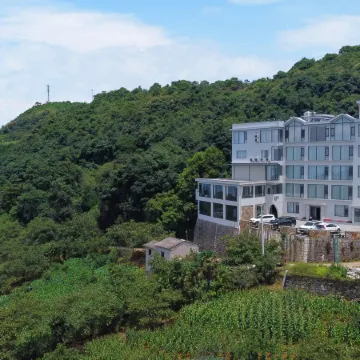 180 degree mountain view boutique vacation homestay at a glance