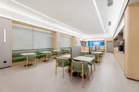 JI Hotel (Wanning High-Speed Railway Station)