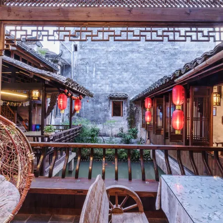 Hongcun Songhetang Inn