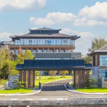 Penglai Baxiangu Hotel (Penglai Pavilion) Hotels near Sanxian Mountain Scenic Area