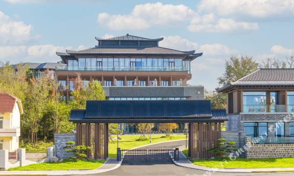 Penglai Baxiangu Hotel (Penglai Pavilion)