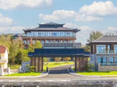 Penglai Baxiangu Hotel (Penglai Pavilion) 八仙渡海口風景区周辺のホテル