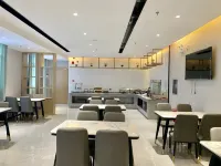 Unitour Hotel (Chongzuo Longzhou Hong Bajun Square) Hotels in Longzhou