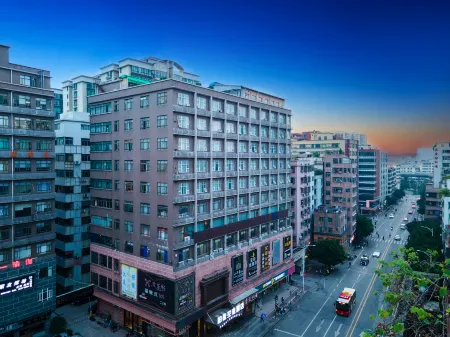 Baili Airport Hotel (Guangzhou Baiyun No.5 Apron) Отели рядом с достопримечательностью «Guangzhou Mechanical Section Comprehensive Stadium»