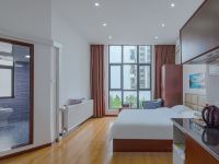 南岳衡山磊鑫公寓酒店 - 高级大床房