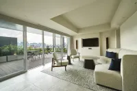 THE GATE HOTEL RYOGOKU by HULIC - Balkon