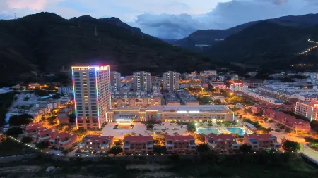 Yuanyang Golden Bay Terrace Hotel Отели рядом с достопримечательностью «Nanshazhen»