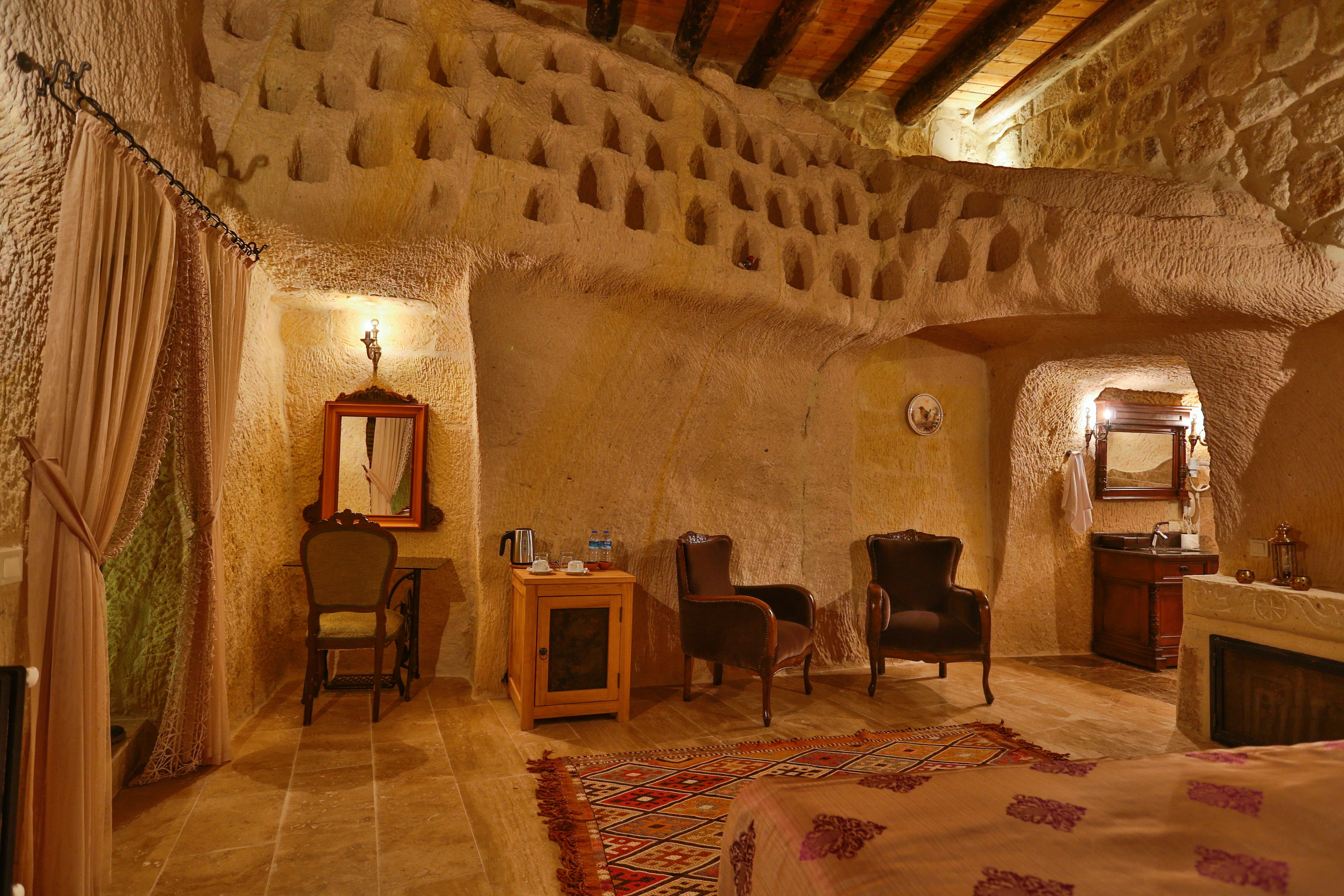 Acropolis Cave Suites