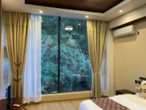 Jizu Mountain Wild Restaurant Inn