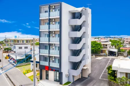 Hotel Mr.Kinjo Suns in Ishigaki Отели рядом с достопримечательностью «Ishigaki City Yaeyama Museum»