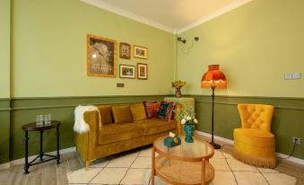 Twelve Guesthouse - Hizvo