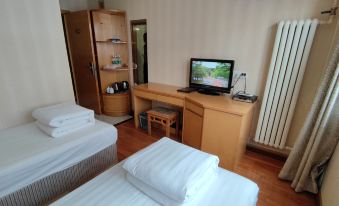 Beijing Hailing Hotel (Yuquan Road Subway Station)