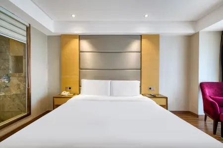 HuaYi Eastern Hotel (Shanghai Hongkou North Sichuan Road)