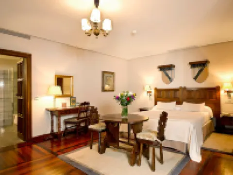 Parador de Santiago - Hostal Dos Reis Catolicos Hôtels à : Saint-Jacques-de-Compostelle