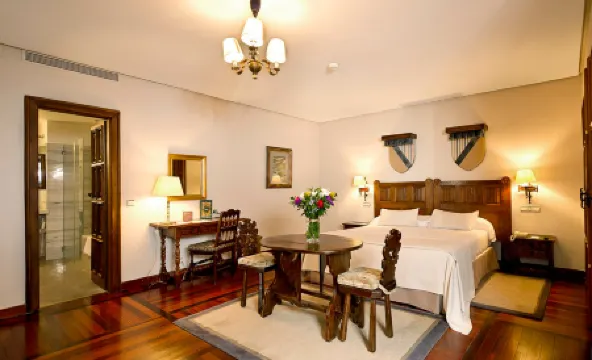 Parador de Santiago - Hostal Dos Reis Catolicos