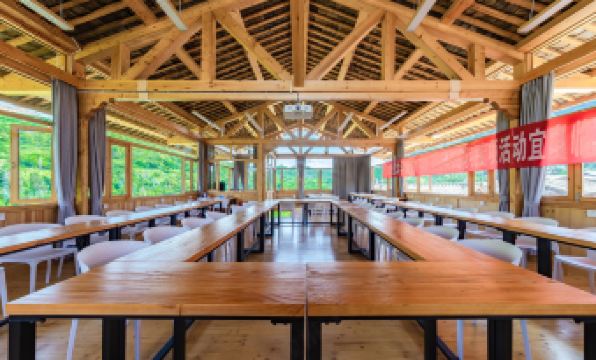 Yiliang Colorful Dreamland Homestay