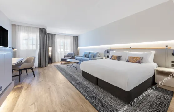 霍克斯伯里山谷皇冠假日酒店