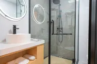 Foshan Sakura · Romantic Hotel (Guangdong Qiankunqing Xiqiao Mountain Branch)