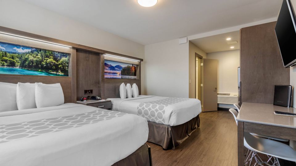 Super 8 by Wyndham Macleod Trail Calgary