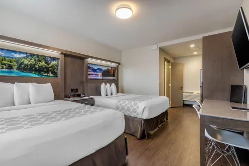 Super 8 by Wyndham Macleod Trail Calgary