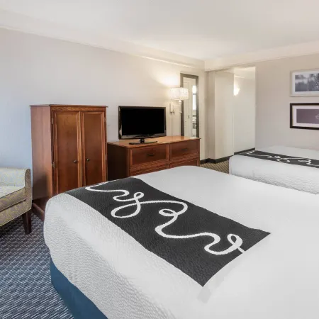 La Quinta Inn & Suites by Wyndham San Antonio Riverwalk