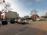 Shizilou Hotel - parking