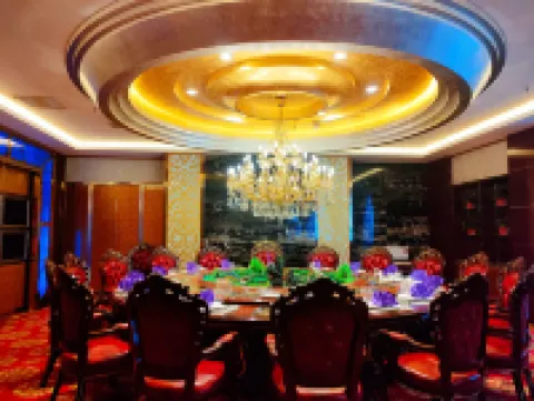 Building a Grand Hotel Hotels in Jingtai