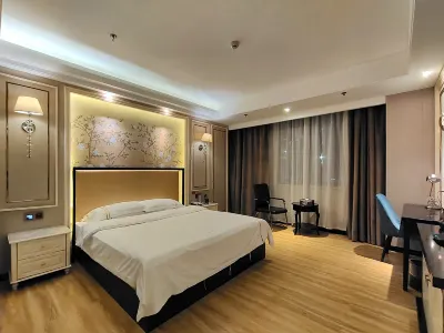 Homeland Boutique Hotel (Xinyang High-speed Railway East Station Daxin Square)