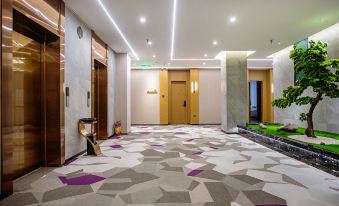 Gongzhuling Huayi Hotel