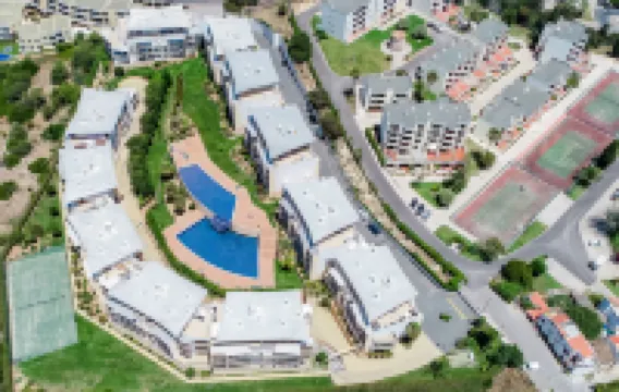 BnB Homes Ocean View Apartment with relax Terrace, 2 Swimming pools & Tennis court