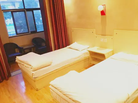 Fuyang Jianzong Kaidi Hotel Отели рядом с достопримечательностью «Huancuiyu Scenic Area»