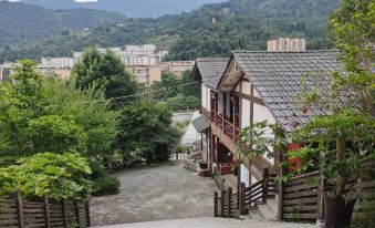 Shanshui Renjia Village Hotel