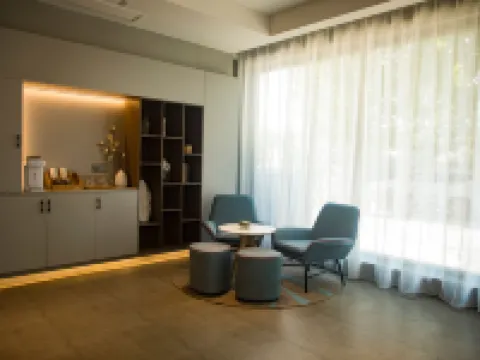 Home Inn UP Huayi Collection Hotel (Handan Wei Bus Station) Hotels in Wei County