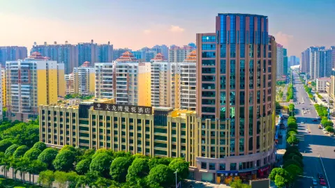 Mandala Hotel (Baise Station Wanjingcheng Night Market) in Baise