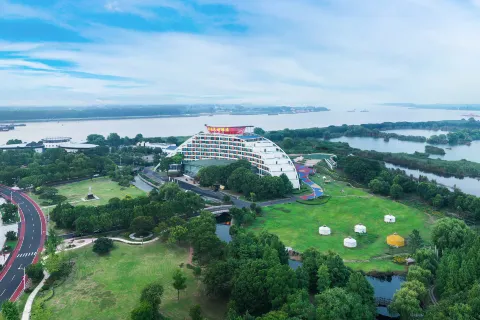 Zhenjiang Runyang Bridge Hotel
