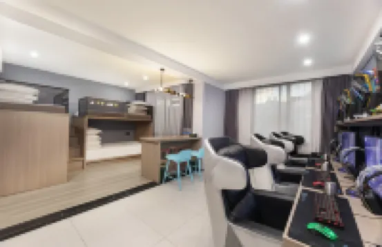 Crossing E-sports Hotel (Wenzhou Rui'an Ruixiang Avenue)