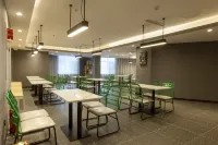 Shankee Tea Style Hotel (Chaoyang Lingyuan Hengfa Shopping Center) - فطور