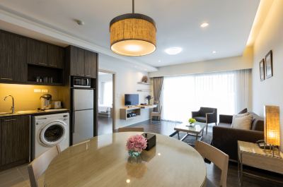 スイート(1ベッドルーム) カンタリー 304 ホテル アンド サービスド アパートメンツ プラーチーンブリーの写真